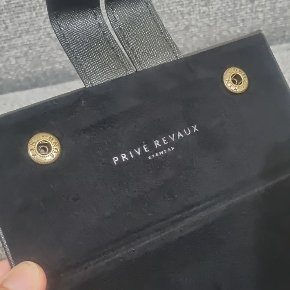 Privé Revaux The Store & Go Sunglasses Case Black - Picture 8 of 11